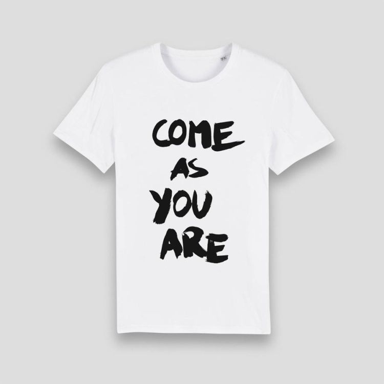 T-Shirt-M-Come-As-You-Are-weiss-Marcus-Kraft-100_-_0001.jpg
