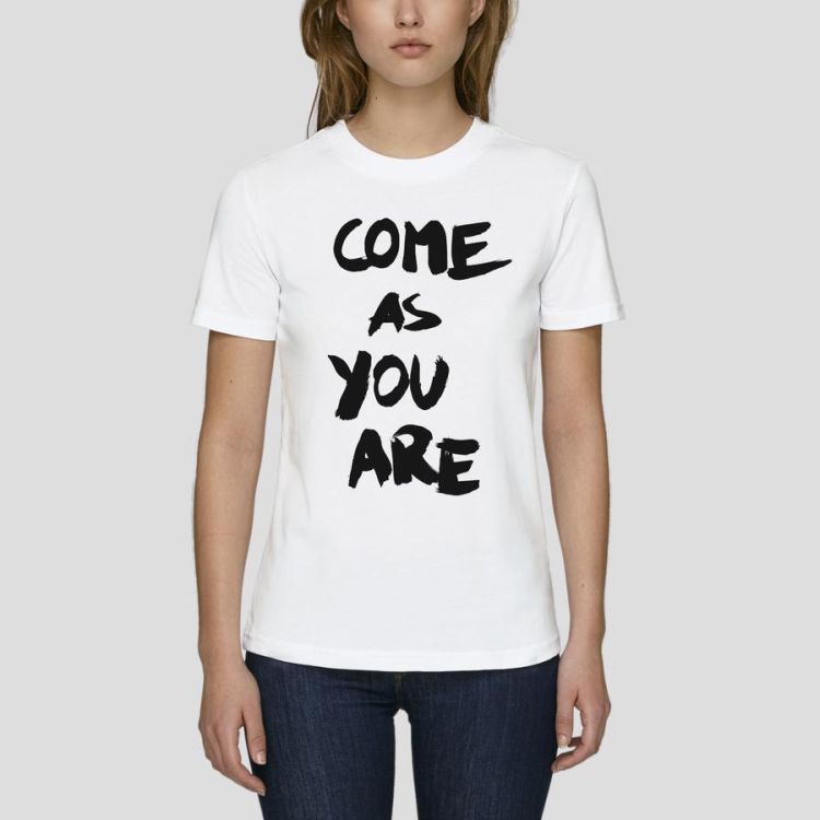 T-Shirt-S-Come-As-You-Are-weiss-Marcus-Kraft-100_-_0002.jpg