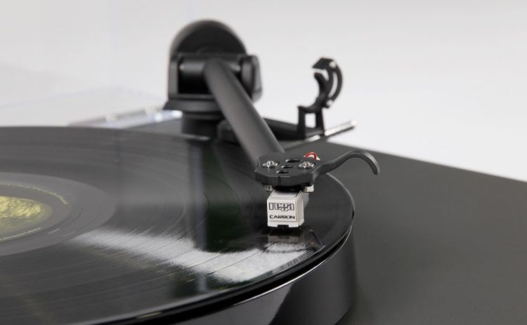 Plattenspieler-Rega-Audio-Modell-Planar-1-schwarz-_0005.jpg