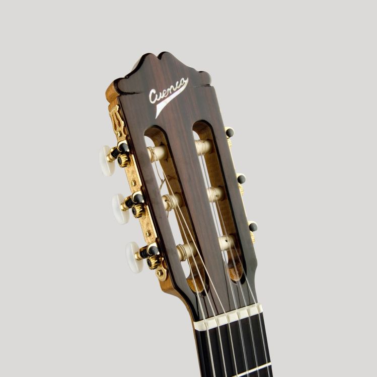 klassische-Gitarre-Cuenca-Modell-50RC-E2-Cut-PU-Ze_0002.jpg