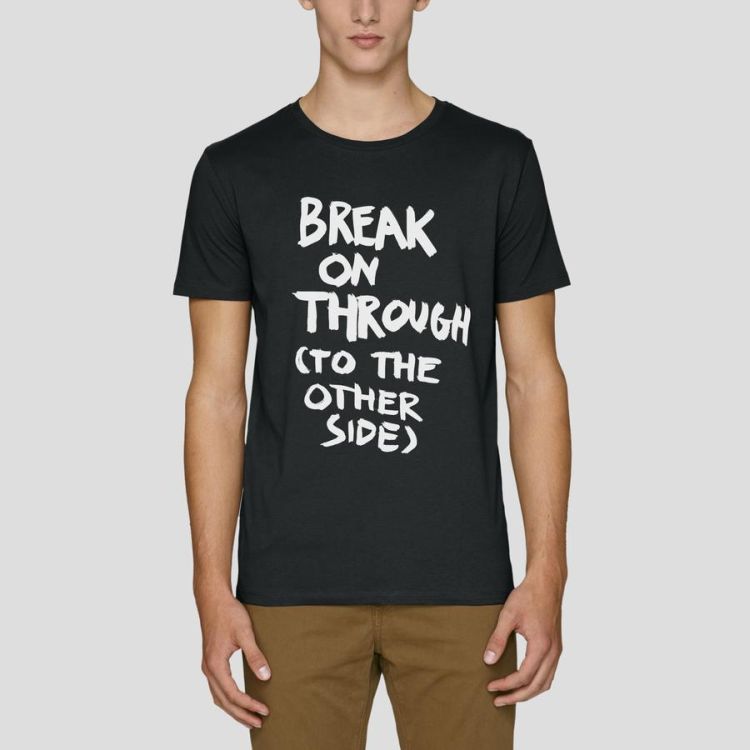 T-Shirt-L-Break-On-Through-schwarz-Marcus-Kraft-10_0002.jpg